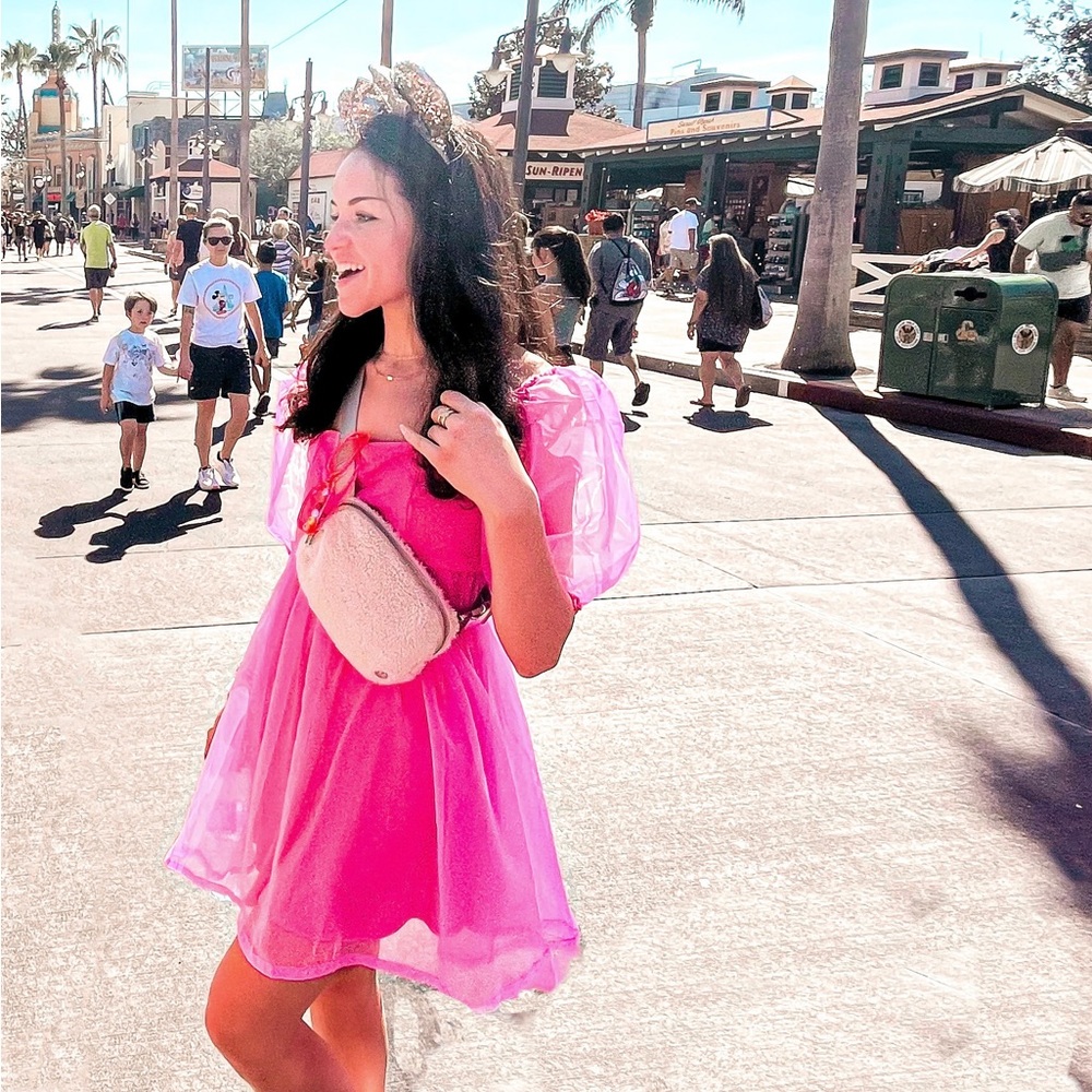 Pink puff sleeve dress